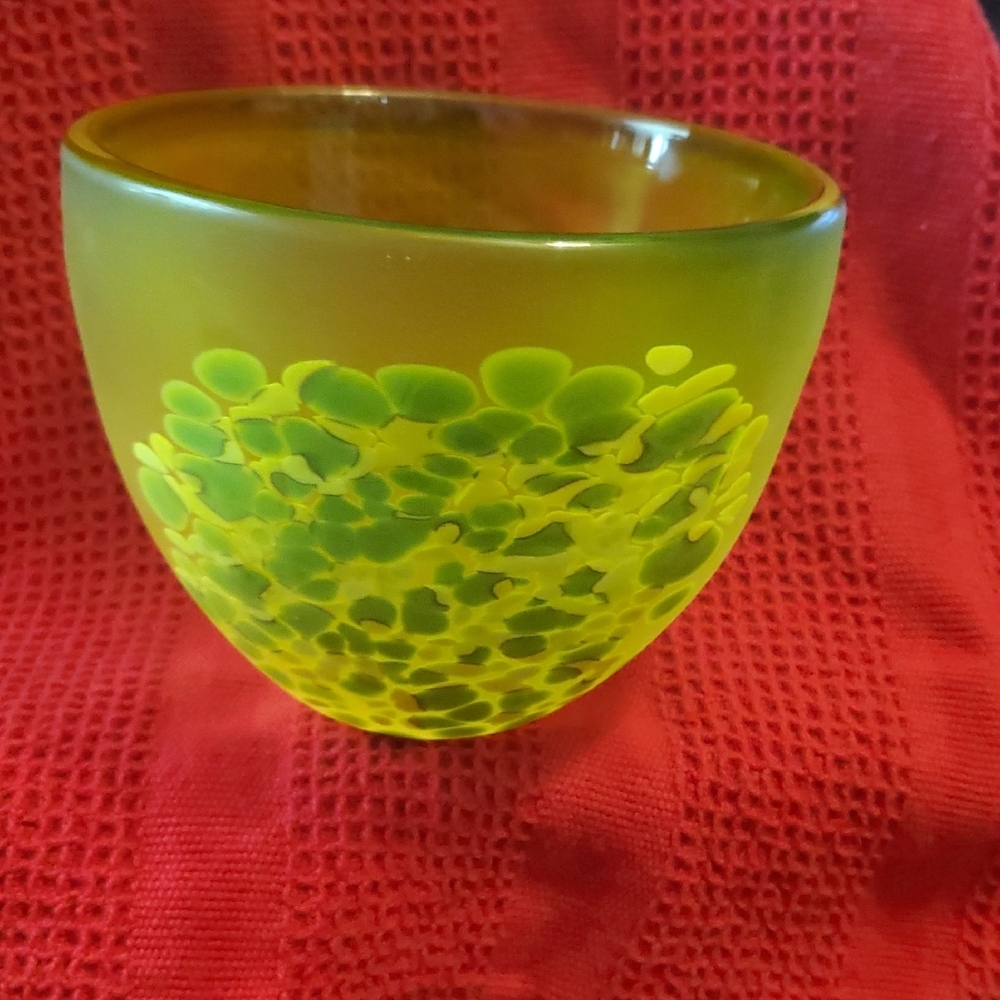 Bright Flava lime on lime glass bowl